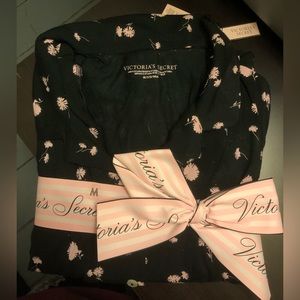 Victoria secret pajamas set